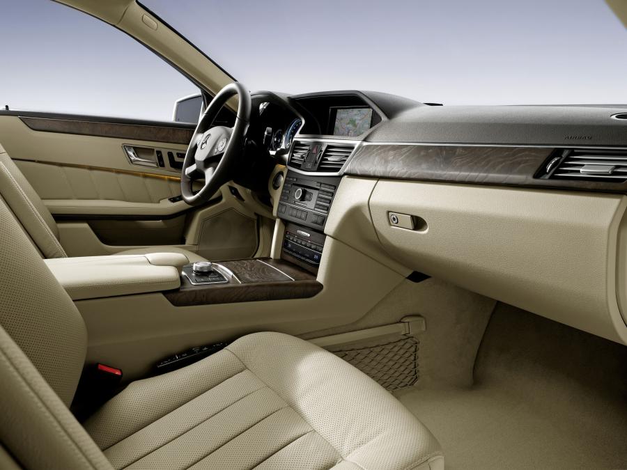  Mercedes-Benz E-Class 2010 года  (фото 94 из 128)